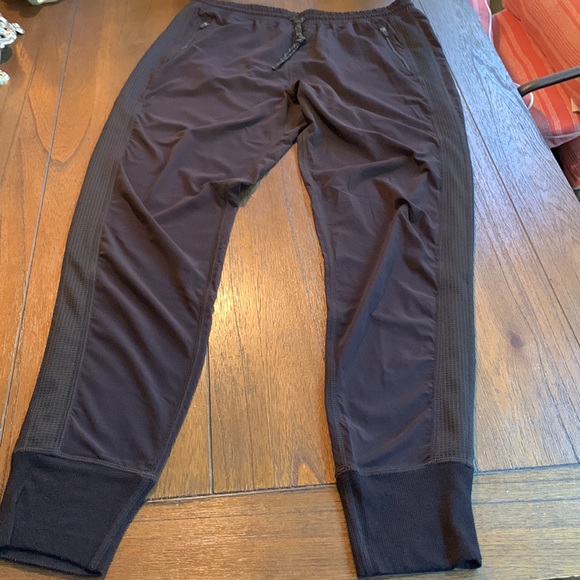 VIMMIA Bond Unwind City Pant - Picture 2 of 10